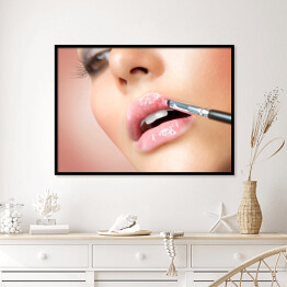 Plakat w ramie Kobieta malująca usta