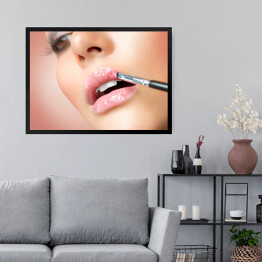 Obraz w ramie Kobieta malująca usta