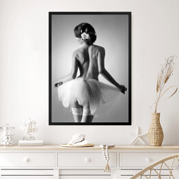 Obraz w ramie Młoda tancerka baletowa w białym ubraniu