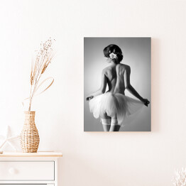Obraz na płótnie Młoda tancerka baletowa w białym ubraniu