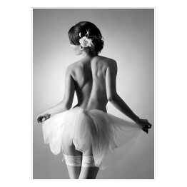 Plakat samoprzylepny Młoda tancerka baletowa w białym ubraniu