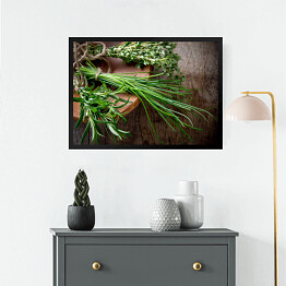 Obraz w ramie Świeże zioła na drewnianym stole