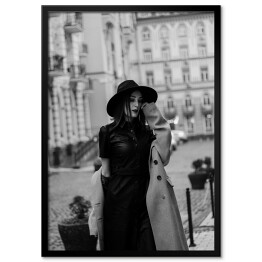Obraz klasyczny Spacer ulicami Paryża. Fotografia czarno biała
