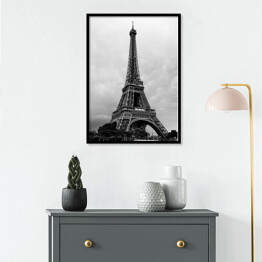 Plakat w ramie Wieża Eiffla w Paryżu. Czarno biała fotografia