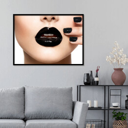 Plakat w ramie Czarny manicure i czarne usta
