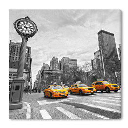 5th Avenue z żółtymi taksówkami w Nowym Jorku 
