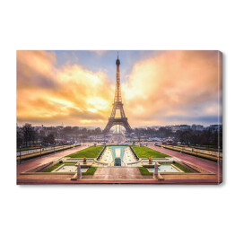  Wieża Eiffla w Paryżu