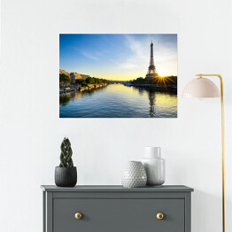 Plakat samoprzylepny Wschód słońca nad Wieżą Eiffla w Paryżu