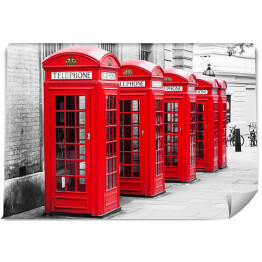 Budki telefoniczne w Londynie ustawione w rzędzie