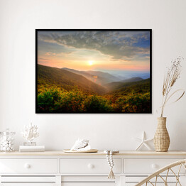 Plakat w ramie Piękny zachód słońca w górach latem