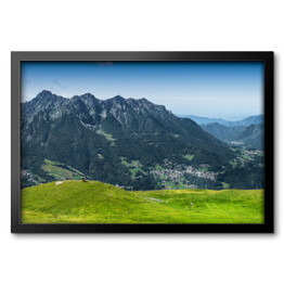 Obraz w ramie Wiosenna panorama górska