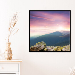 Plakat w ramie Różowy majestatyczny wschód słońca nad górami