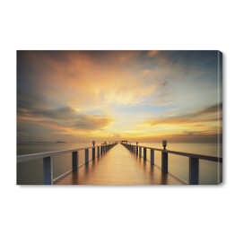 Obraz na płótnie Drewniany most prowadzący w kierunku słońca