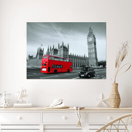 Plakat Czerwony autobus na czarno-białym tle Pałacu Westminsterskiego w Londynie