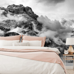 Fototapeta winylowa zmywalna Góry Dolomity w czarnym i białym kolorze