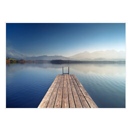 Plakat samoprzylepny Drewniany pomost na środku jeziora