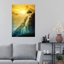 Plakat Drzewo na skraju wodospadu na tle złocistego nieba