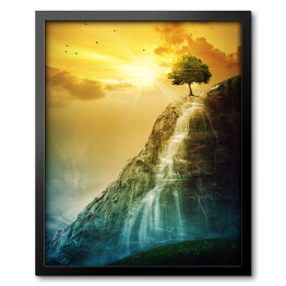 Obraz w ramie Drzewo na skraju wodospadu na tle złocistego nieba