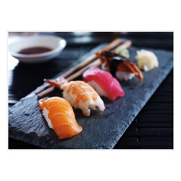Plakat samoprzylepny Kolorowe sushi na desce