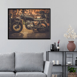 Plakat w ramie Vintage motocykl na drewnianym podeście w garażu