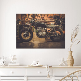 Plakat Vintage motocykl na drewnianym podeście w garażu