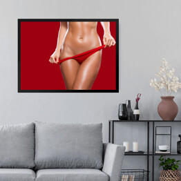 Obraz w ramie Kobieta zdejmująca czerwoną bieliznę