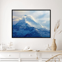 Plakat w ramie Wschód słońca w górach pokrytych śniegiem