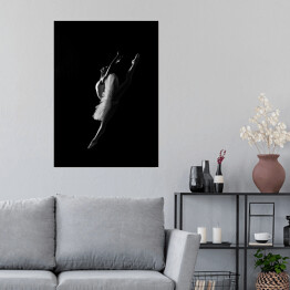 Plakat samoprzylepny Ballerina Black and White. Baletnica w skoku fotografia czarno biała