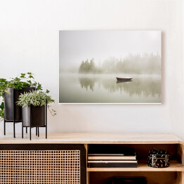 Obraz na płótnie Łódka na jeziorze we mgle