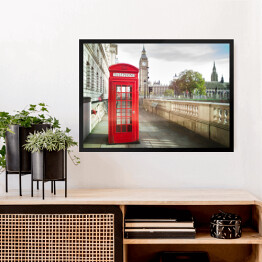 Obraz w ramie Big Ben i czerwona budka telefoniczna w Londynie przy zabytkowym budynku
