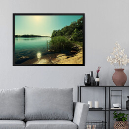 Obraz w ramie Piękne wybrzeże z połyskującą taflą jeziora
