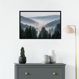 Plakat w ramie Mglisty krajobraz - widok z gór na dolinę pokrytą mgłą