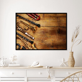Plakat w ramie Instrumenty muzyczne na drewnianym, niejednolitym tle