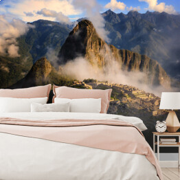 Fototapeta samoprzylepna Machu Picchu spowite mgłą, Peru