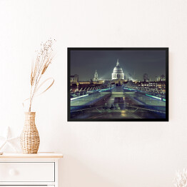 Obraz w ramie Widok na Millennium Bridge i katedrę św. Pawła w Londynie