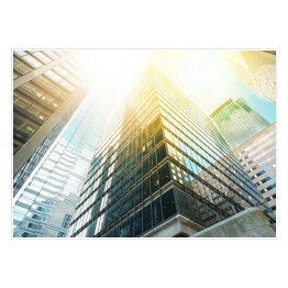 Plakat samoprzylepny Nowoczesny budynek mocno oświetlony promieniami słońca