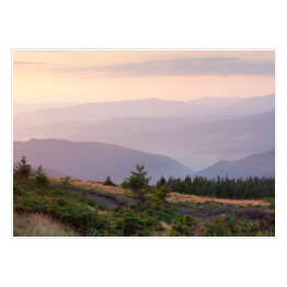 Plakat samoprzylepny Panorama gór tuż przed zachodem słońca