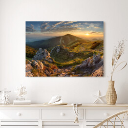 Obraz na płótnie Panorama skalistej góry o zmierzchu