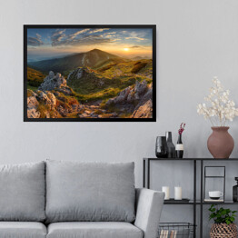 Obraz w ramie Panorama skalistej góry o zmierzchu