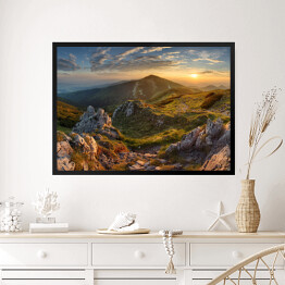Obraz w ramie Panorama skalistej góry o zmierzchu