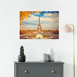 Plakat samoprzylepny Widok na Wieżę Eiffla w słoneczny dzień