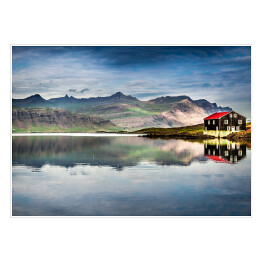 Plakat samoprzylepny Mały dom na brzegu rzeki, Islandia