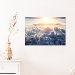 Plakat samoprzylepny Pierzaste chmury oświetlone pierwszymi promieniami słońca