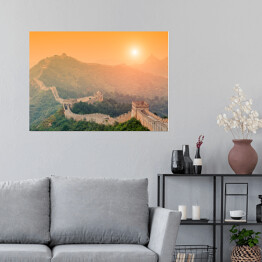 Plakat Wielki Mur oświetlony światłem słonecznym podczas zmierzchu, Chiny