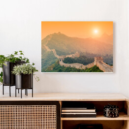 Obraz na płótnie Wielki Mur oświetlony światłem słonecznym podczas zmierzchu, Chiny