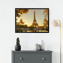 Obraz w ramie Wieża Eiffla w Paryżu jesienia
