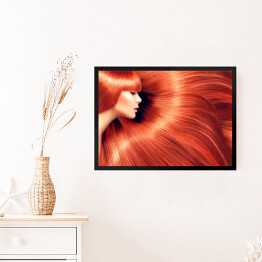 Obraz w ramie Kobieta z długimi czerwonymi włosami jako tło