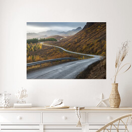 Plakat samoprzylepny Kręta droga w górach jesienią