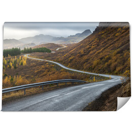 Fototapeta winylowa zmywalna Kręta droga w górach jesienią