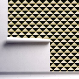 Tapeta samoprzylepna w rolce Czarne i białe trójkąty z pasami w złotym kolorze
